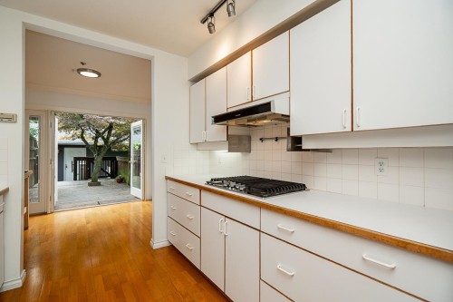 1796 14Th Avenue W, Vancouver, BC 