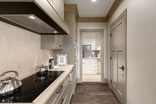 2566 Marine Drive, West Vancouver, BC 