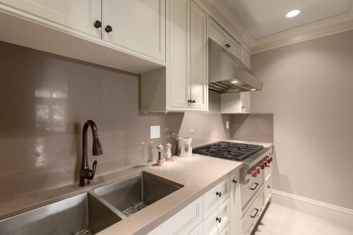 2566 Marine Drive, West Vancouver, BC 