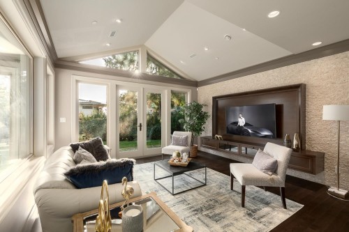 2566 Marine Drive, West Vancouver, BC 