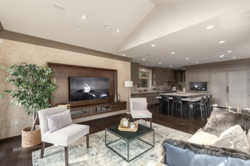 2566 Marine Drive, West Vancouver, BC 