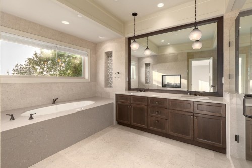 2566 Marine Drive, West Vancouver, BC 