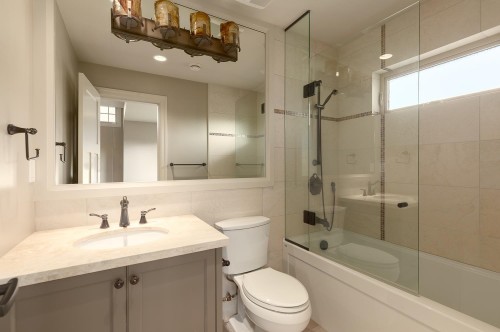 2566 Marine Drive, West Vancouver, BC 