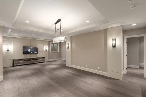 2566 Marine Drive, West Vancouver, BC 