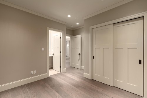 2566 Marine Drive, West Vancouver, BC 