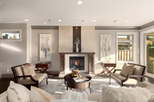 2566 Marine Drive, West Vancouver, BC 