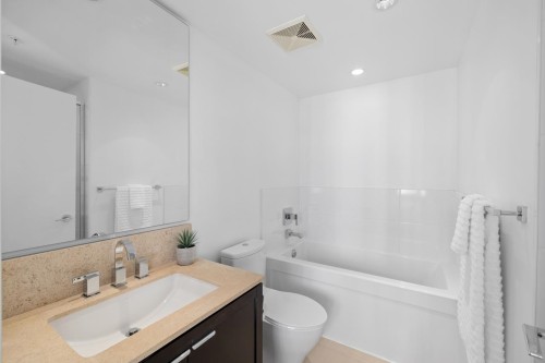 1302-158 13Th Street W, North Vancouver, BC 