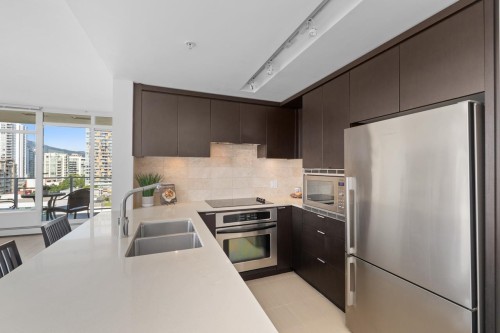 1302-158 13Th Street W, North Vancouver, BC 