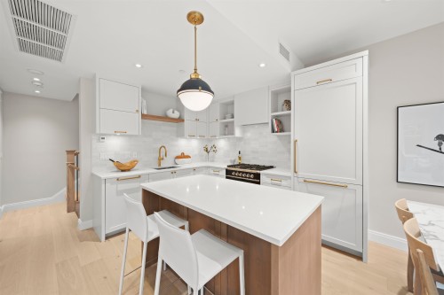 1458 45Th Avenue W, Vancouver, BC 