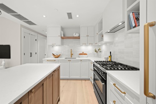 1458 45Th Avenue W, Vancouver, BC 