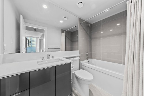 1001-3096 Windsor Gate, Coquitlam, BC 