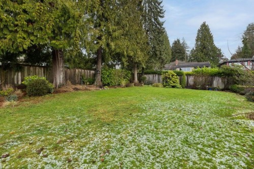 124 Carisbrooke Crescent, North Vancouver, BC 