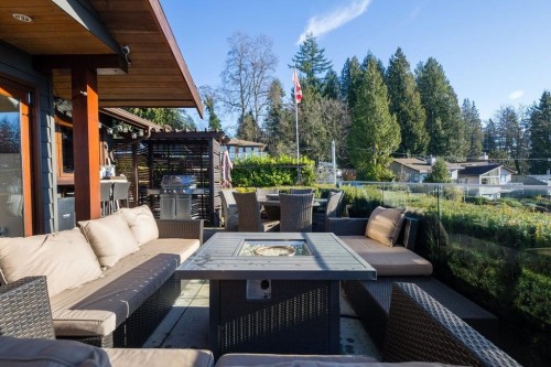 124 Carisbrooke Crescent, North Vancouver, BC 