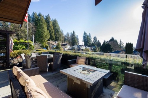 124 Carisbrooke Crescent, North Vancouver, BC 