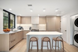 101-157 King Edward Avenue W Vancouver, BC V5Y 2H8