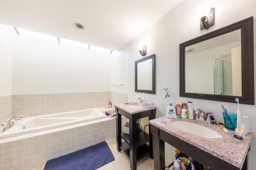 3982 29Th Avenue W, Vancouver, BC 