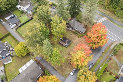 7492 Broadway, Burnaby, BC 