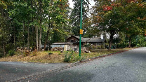 7492 Broadway, Burnaby, BC 