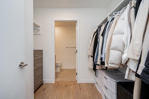 422-3596 Malsum Drive, North Vancouver, BC 