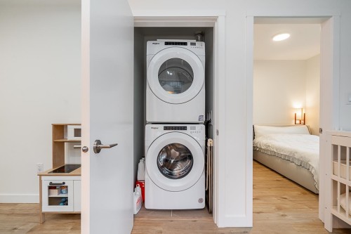 422-3596 Malsum Drive, North Vancouver, BC 