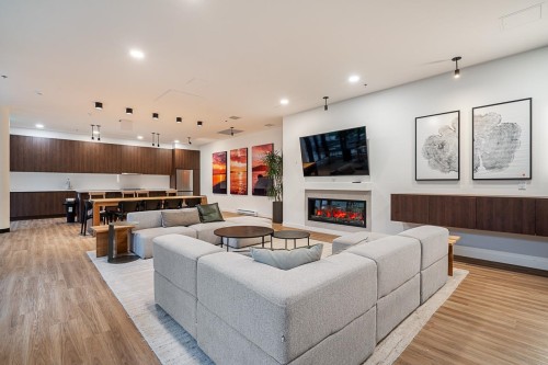 422-3596 Malsum Drive, North Vancouver, BC 