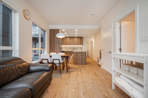 422-3596 Malsum Drive, North Vancouver, BC 