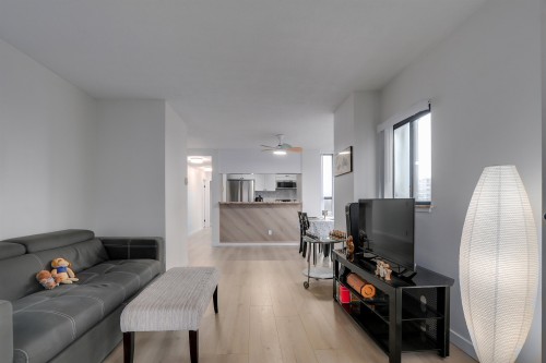 810-1268 Broadway W, Vancouver, BC 