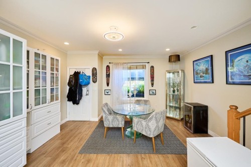 562 Keith Road W, North Vancouver, BC 