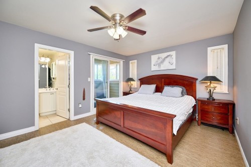 562 Keith Road W, North Vancouver, BC 