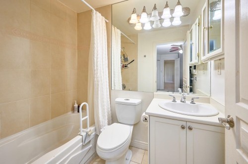 562 Keith Road W, North Vancouver, BC 