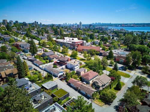 562 Keith Road W, North Vancouver, BC 