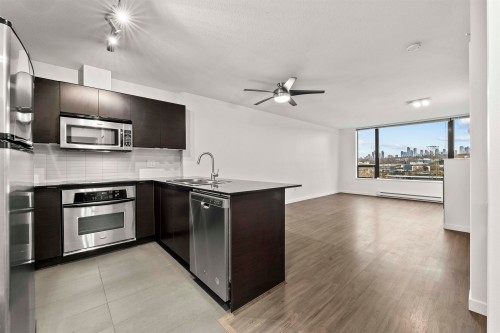 903-4182 Dawson Street  Burnaby, BC V5C 0A2