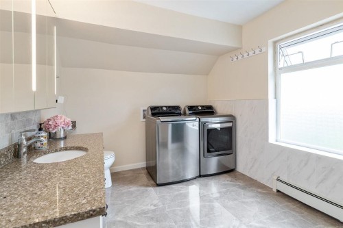 4318 11Th Avenue W, Vancouver, BC 