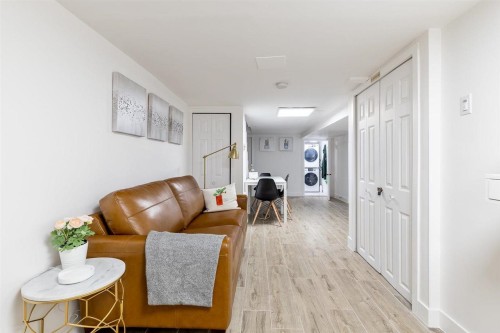 4318 11Th Avenue W, Vancouver, BC 