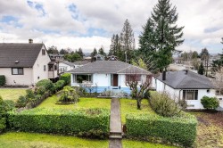 419 17th Street E North Vancouver, BC V7L 2W3