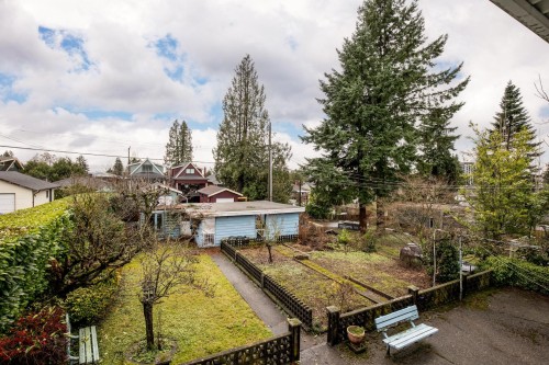 419 17Th Street E, North Vancouver, BC 