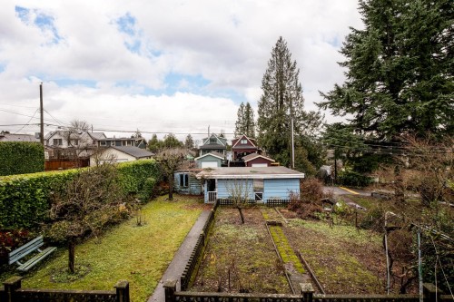 419 17Th Street E, North Vancouver, BC 