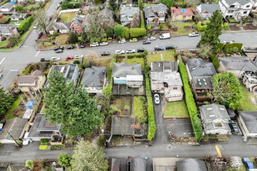 419 17Th Street E, North Vancouver, BC 