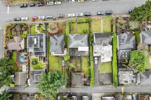 419 17Th Street E, North Vancouver, BC 