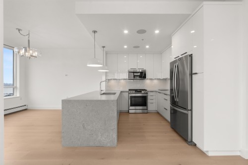 1404-120 16Th Street W, North Vancouver, BC 