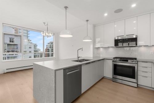 1404-120 16Th Street W, North Vancouver, BC 