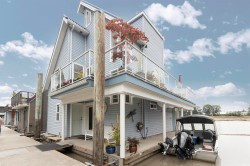 4-800 South Dyke Road  New Westminster, BC V3M 4Z8