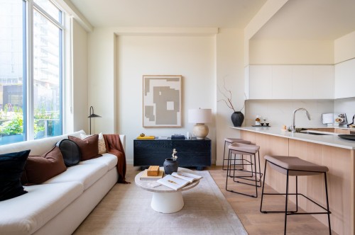 102-308 Alderson Avenue  Coquitlam, BC V3K 0J2