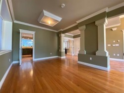 467 Kings Road W North Vancouver, BC V7N 2M2