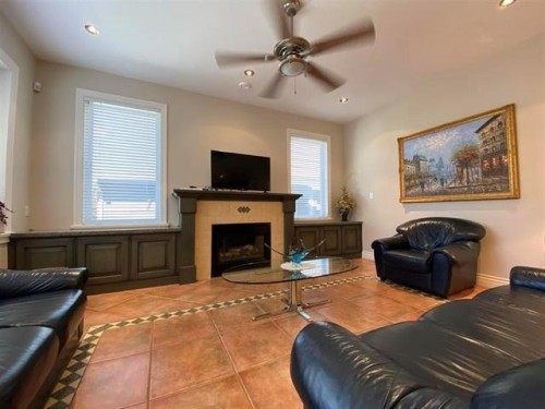 467 Kings Road W, North Vancouver, BC 