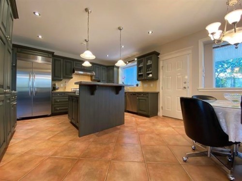 467 Kings Road W, North Vancouver, BC 