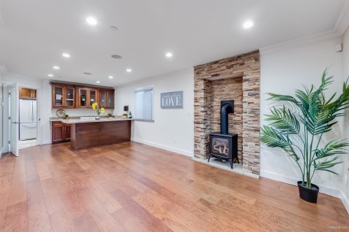 6167 Commercial Street, Vancouver, BC 