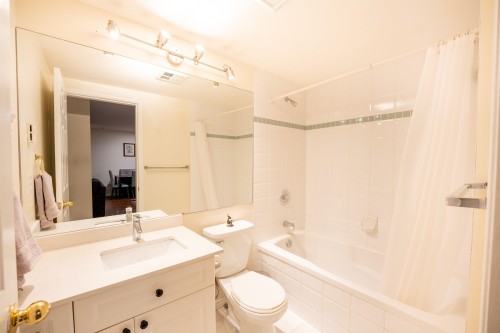 207-128 8Th Street W, North Vancouver, BC 