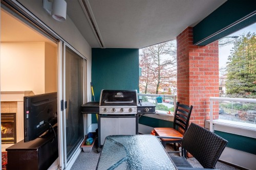 207-128 8Th Street W, North Vancouver, BC 