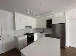 31X-3229 St. Johns Street  Port Moody, BC V3H 0M4